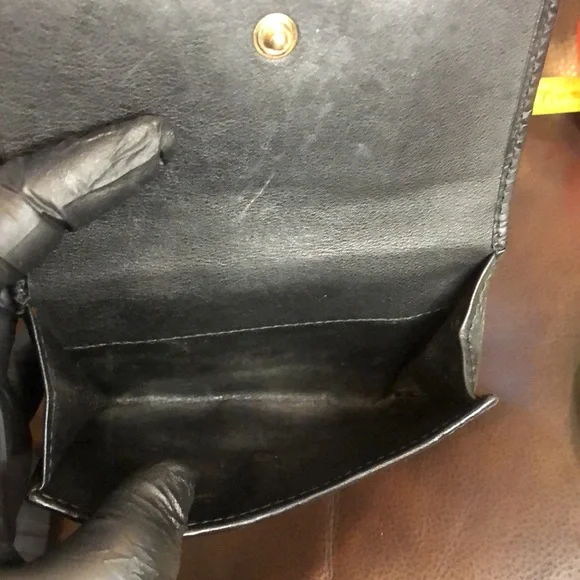 GUCCI Black Lambskin GG Guccismo Bifold Wallet With Billfold Coin Section - Picture 9 of 17